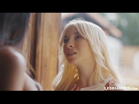 ❤️ Tüdruk tuleb paar kuud hiljem koju ja jõuab sööma oma kasuema tussu Kaunis porno at us et.xlxxporno.ru ﹏