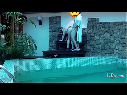 ❤️ Boss kutsub neiu basseini, kuid ei suutnud vastu panna kuumale Kaunis porno at us et.xlxxporno.ru ﹏
